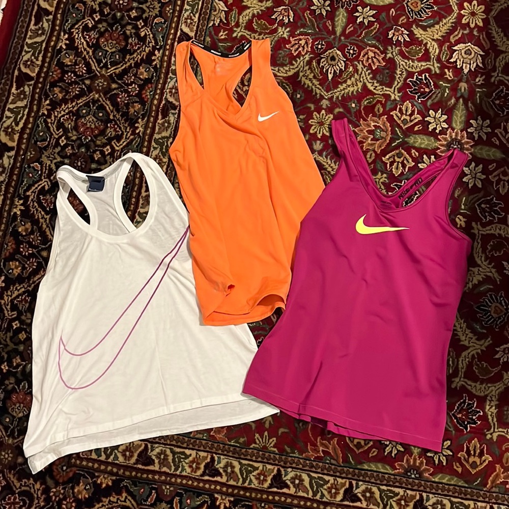 NIKE workout tank tops